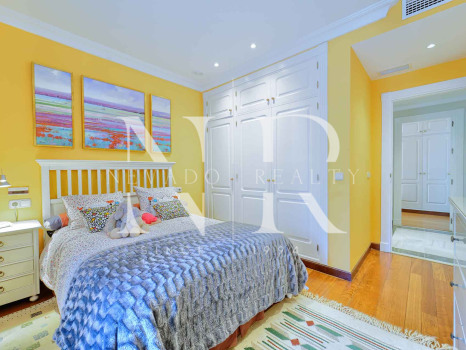Penthouse dans l'immeuble Itxaso, Milla de Oro, près de la plage, à vendre