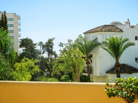 Penthouse dans l'immeuble Itxaso, Milla de Oro, près de la plage, à vendre