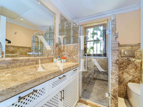 Penthouse dans l'immeuble Itxaso, Milla de Oro, près de la plage, à vendre