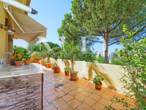 Penthouse dans l'immeuble Itxaso, Milla de Oro, près de la plage, à vendre