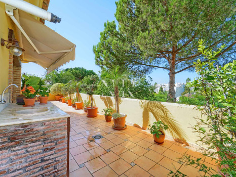 Penthouse dans l'immeuble Itxaso, Milla de Oro, près de la plage, à vendre