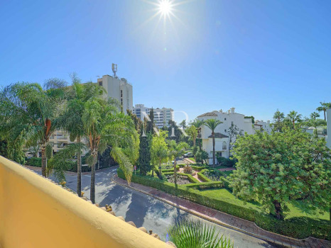 Penthouse dans l'immeuble Itxaso, Milla de Oro, près de la plage, à vendre