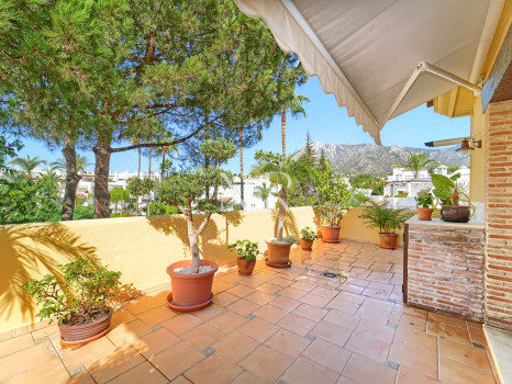 Penthouse dans l'immeuble Itxaso, Milla de Oro, près de la plage, à vendre