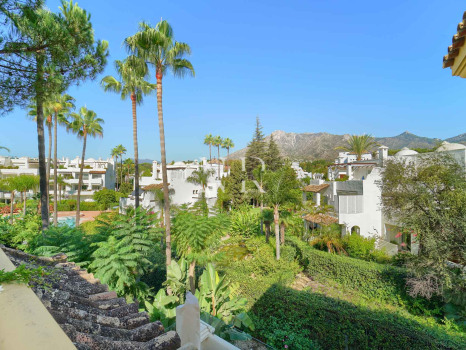Penthouse dans l'immeuble Itxaso, Milla de Oro, près de la plage, à vendre
