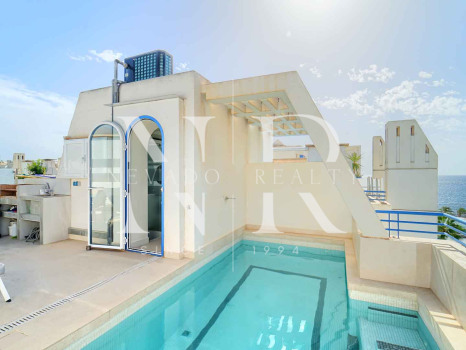 Ático en Urbanización Marbella House con vistas al mar en alquiler de corta temporada