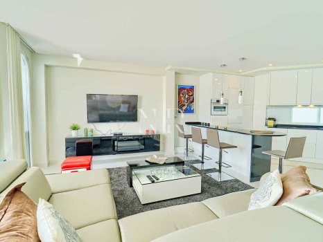 Penthouse dans l'urbanisation Marbella House avec vue sur la mer, en location courte durée