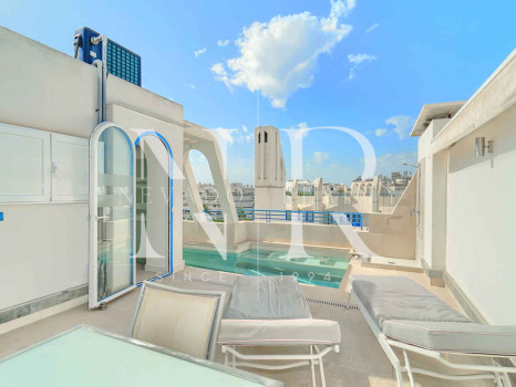 Ático en Urbanización Marbella House con vistas al mar en alquiler de corta temporada