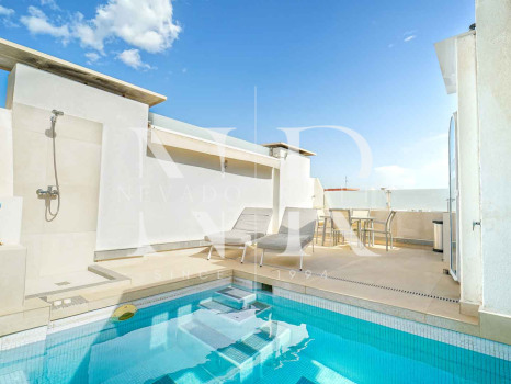 Ático en Urbanización Marbella House con vistas al mar en alquiler de corta temporada