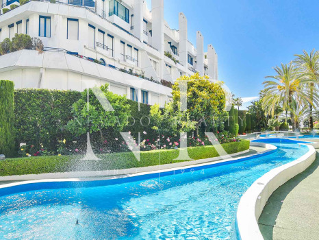 Ático en Urbanización Marbella House con vistas al mar en alquiler de corta temporada