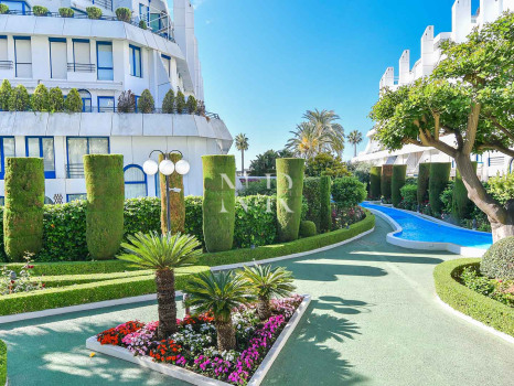 Penthouse dans l'urbanisation Marbella House avec vue sur la mer, en location courte durée