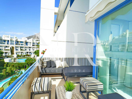 Ático en Urbanización Marbella House con vistas al mar en alquiler de corta temporada