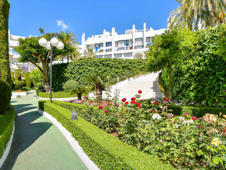 Penthouse dans l'urbanisation Marbella House avec vue sur la mer, en location courte durée