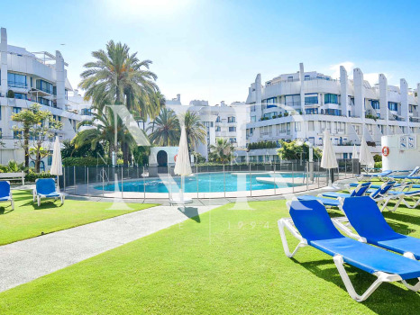 Ático en Urbanización Marbella House con vistas al mar en alquiler de corta temporada