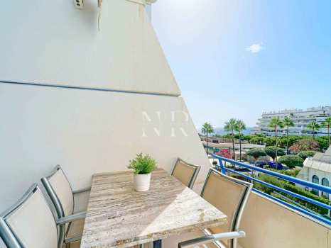 Penthouse dans l'urbanisation Marbella House avec vue sur la mer, en location courte durée