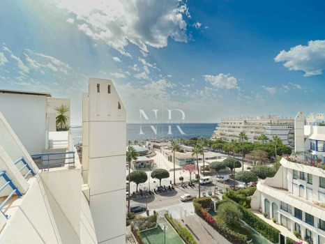 Penthouse dans l'urbanisation Marbella House avec vue sur la mer, en location courte durée