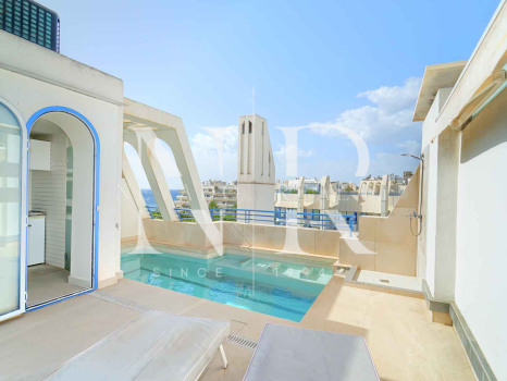 Ático en Urbanización Marbella House con vistas al mar en alquiler de corta temporada