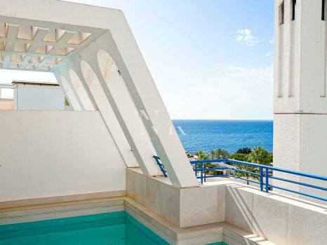Penthouse dans l'urbanisation Marbella House avec vue sur la mer, en location courte durée