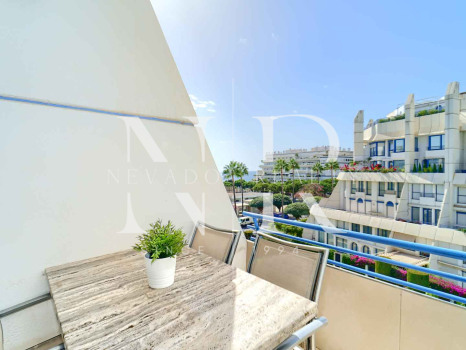 Ático en Urbanización Marbella House con vistas al mar en alquiler de corta temporada