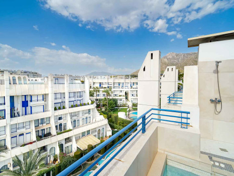 Penthouse dans l'urbanisation Marbella House avec vue sur la mer, en location courte durée