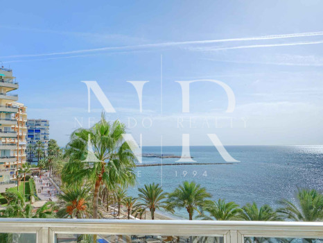 Apartment in the Palm Beach building, beachfront in Marbella centre, for sale