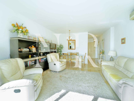 Apartment in the Palm Beach building, beachfront in Marbella centre, for sale