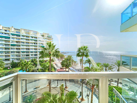 Apartment in the Palm Beach building, beachfront in Marbella centre, for sale