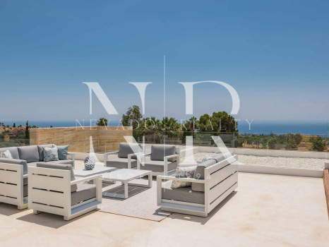 Villa with sea views in Marbella for sale 