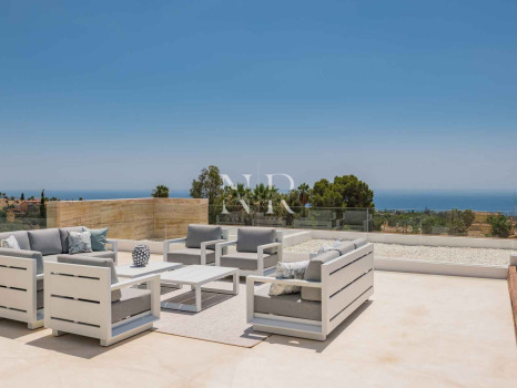 Villa with sea views in Marbella for sale