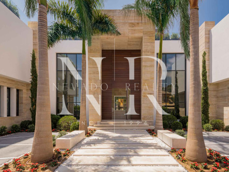 Villa with sea views in Marbella for sale 