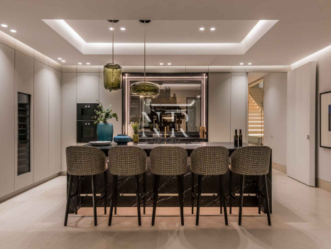 Villa with sea views in Marbella for sale