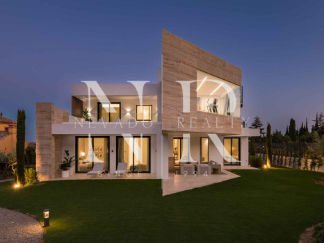 Villa with sea views in Marbella for sale 