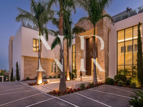 Villa with sea views in Marbella for sale 