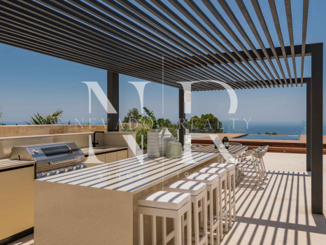 Villa with sea views in Marbella for sale 