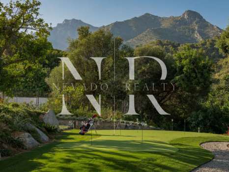Villa with sea views in Marbella for sale 