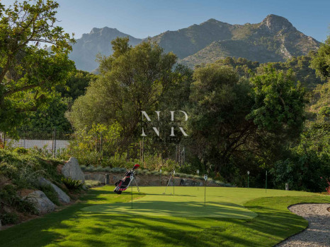 Villa with sea views in Marbella for sale