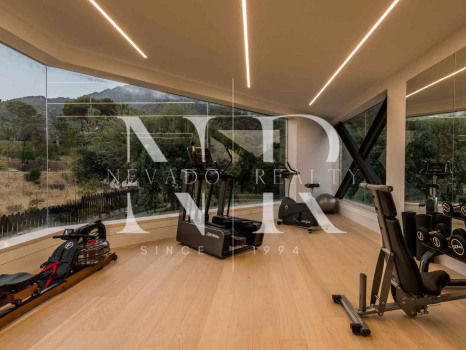 Villa with sea views in Marbella for sale 