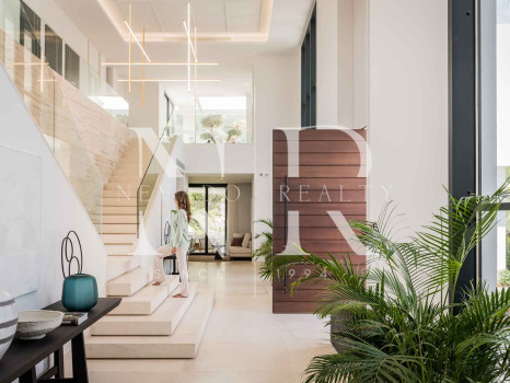 Villa with sea views in Marbella for sale 