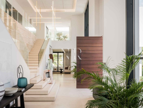 Villa with sea views in Marbella for sale