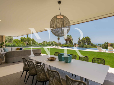 Villa with sea views in Marbella for sale 