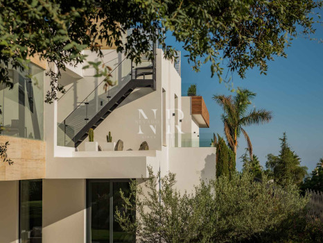 Villa with sea views in Marbella for sale