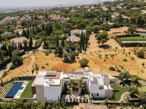 Villa with sea views in Marbella for sale