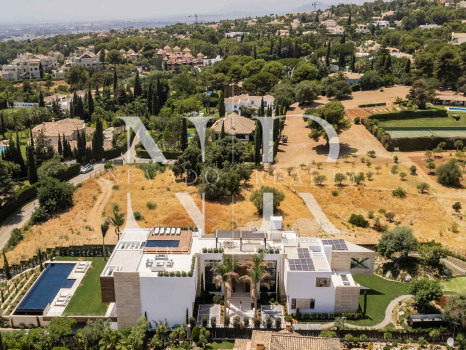 Villa with sea views in Marbella for sale 