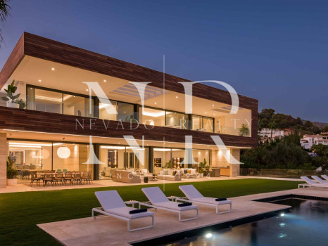 Villa with sea views in Marbella for sale 