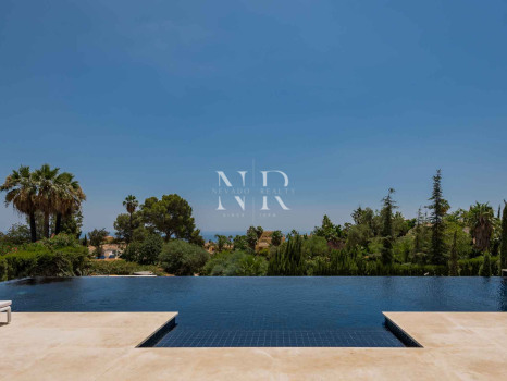 Villa with sea views in Marbella for sale