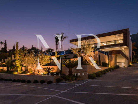 Villa with sea views in Marbella for sale 