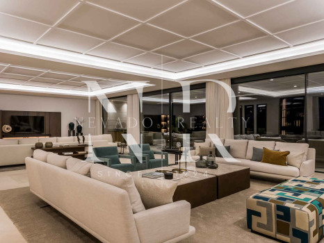Villa with sea views in Marbella for sale 