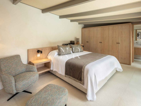 Villa next to the beach in urbanization Casablanca for sale