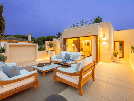 Villa next to the beach in urbanization Casablanca for sale
