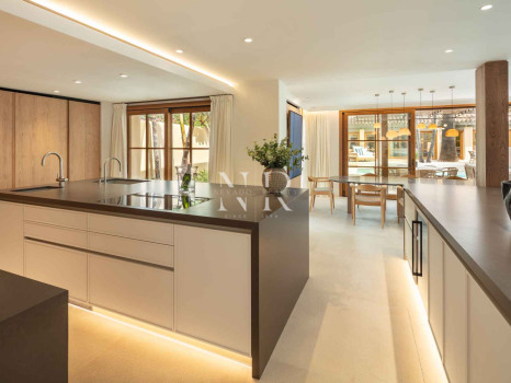 Villa next to the beach in urbanization Casablanca for sale