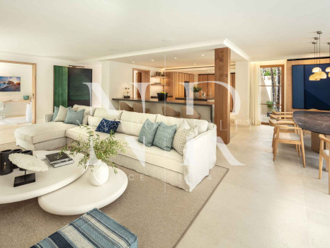 Villa next to the beach in urbanization Casablanca for sale